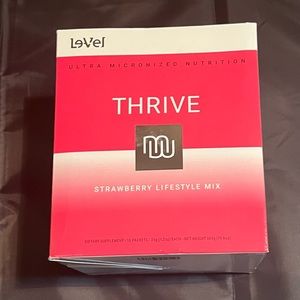 THRIVE Strawberry Lifestyle Shake Mix - 16 Packets